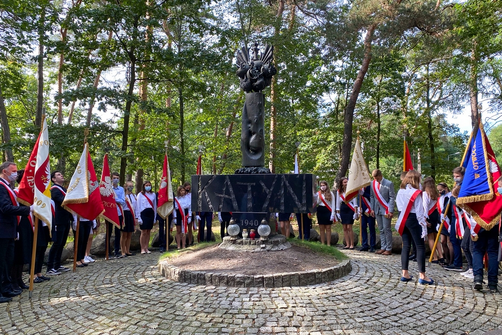 Pomnik Katyn 009