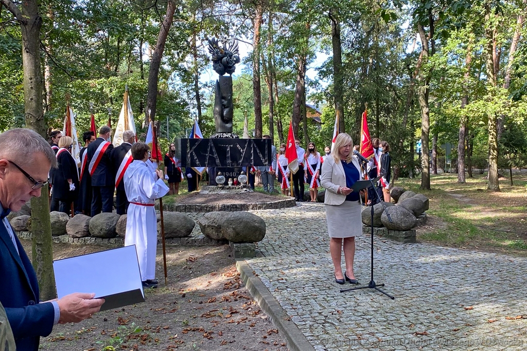Pomnik Katyn 013