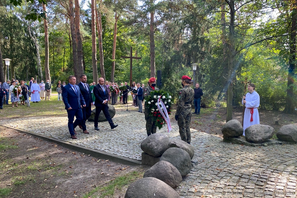 Pomnik Katyn 016