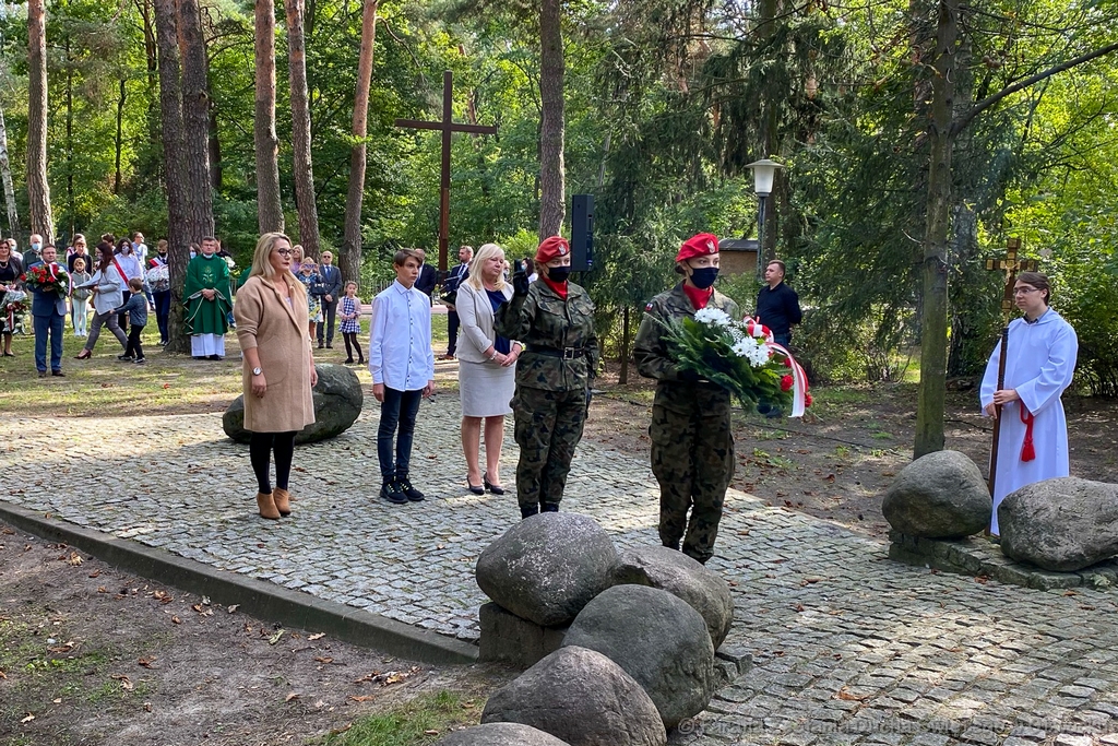 Pomnik Katyn 019