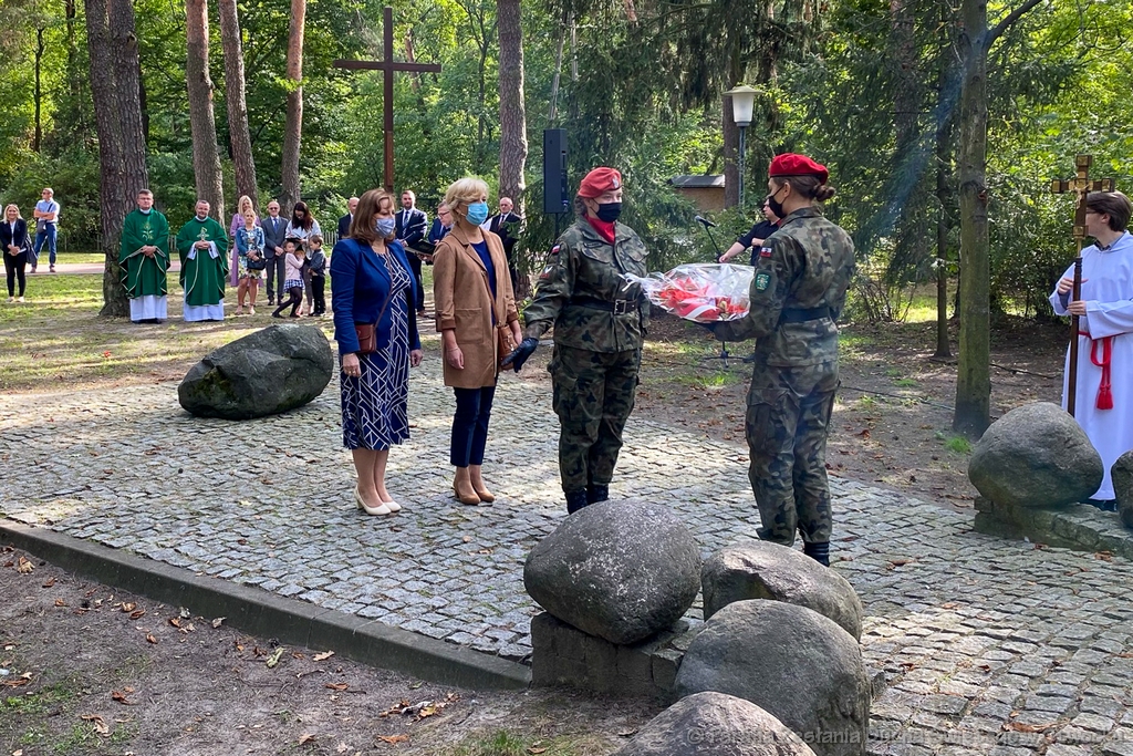 Pomnik Katyn 021
